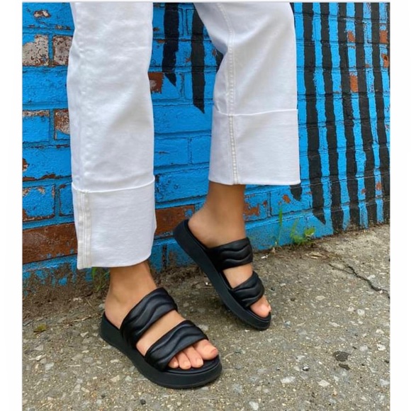 Vince Camuto Sondrie Slide Puffy two strap Sandal - Picture 4 of 9